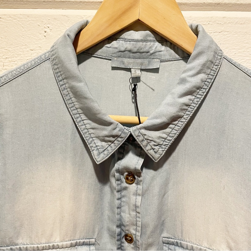 NWT LOVE TREE Women’s Tencel Denim Womens Button Up
Shirt Size Large - Picture 8 of 14